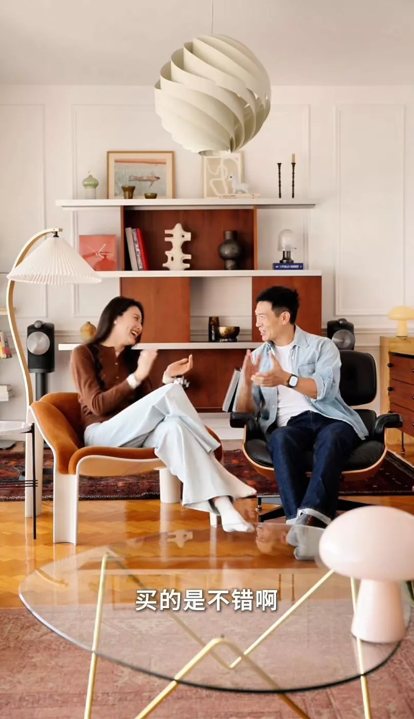 44岁男演员晒大房子!与90后超模老婆复合,过得滋润