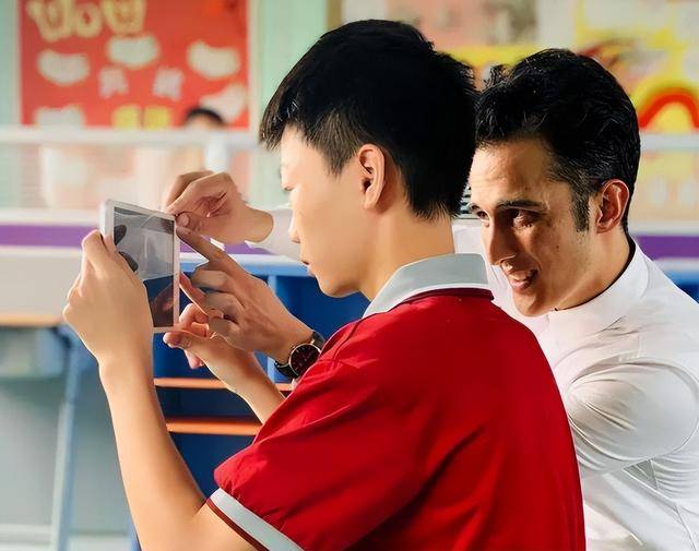 清华教授痛批：现在中国大多数人只是半个人