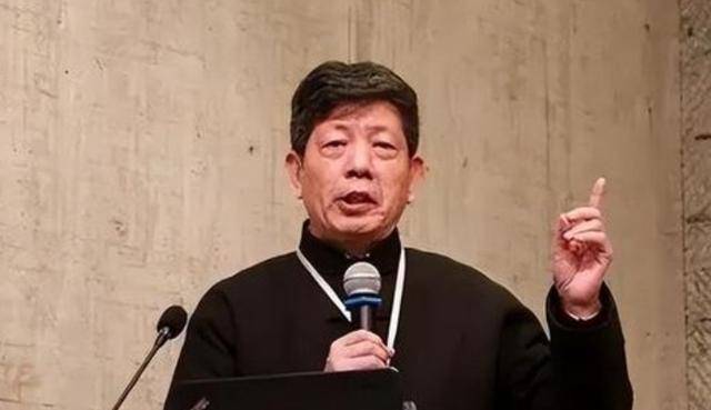 清华教授痛批：现在中国大多数人只是半个人