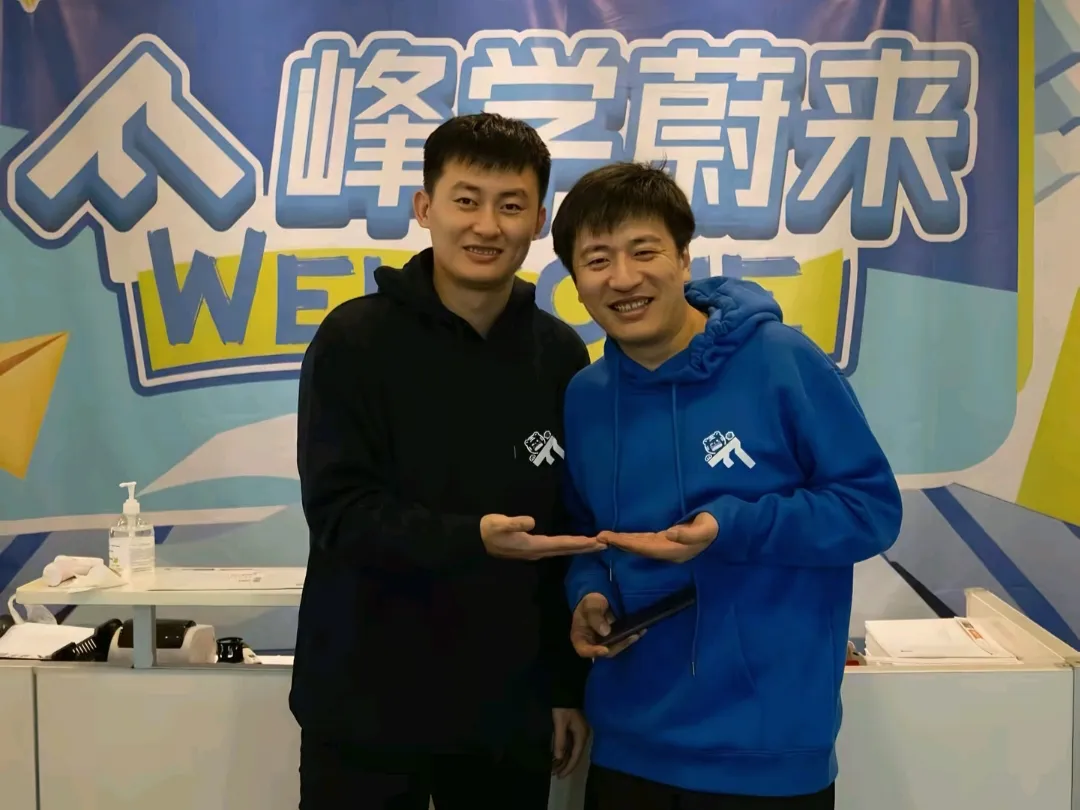 张雪峰公司换了掌舵人，他承诺张姩菡长大后交班