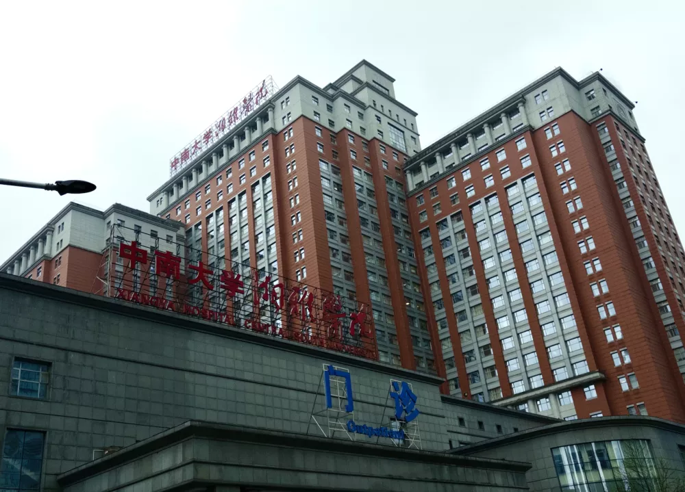 医学研究生的“最后一个夜班”：忙不完 停不下来