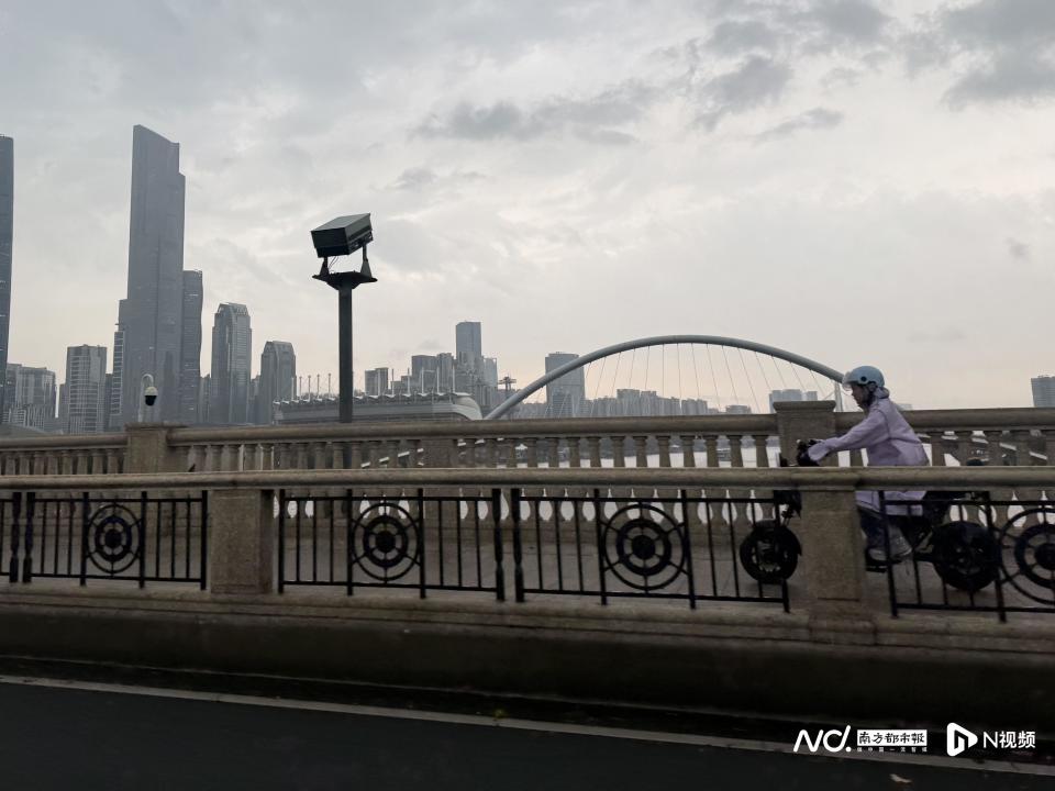 广东新一轮强对流天气 1小时下完一天雨量