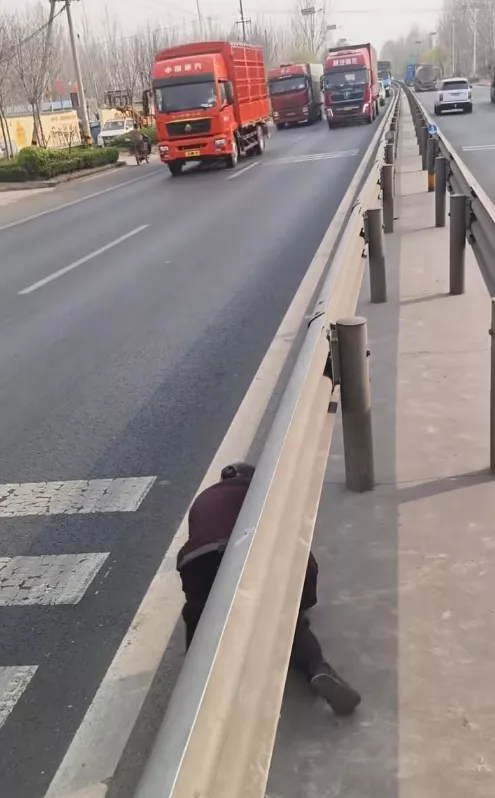 虎跳峡落水男子遗体发现后 家属同意放弃打捞