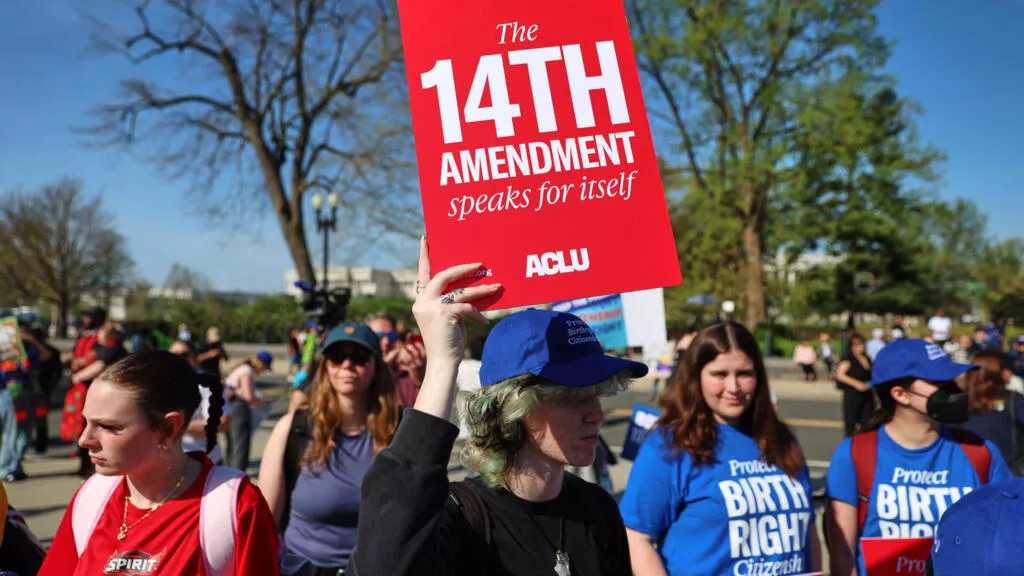 专家解读:美国取消出生公民权将意味着什么?